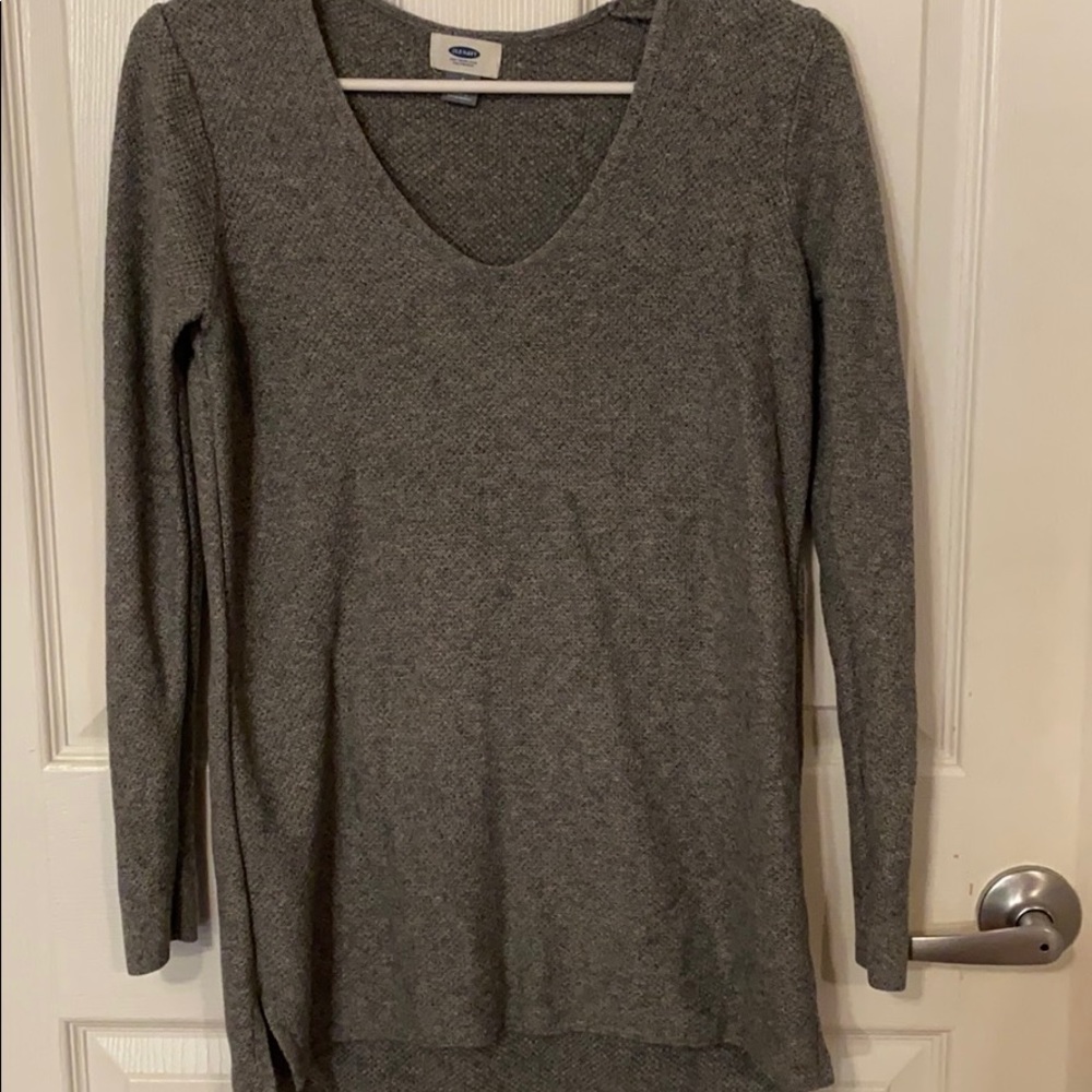 Nice form fitting gray sweater!